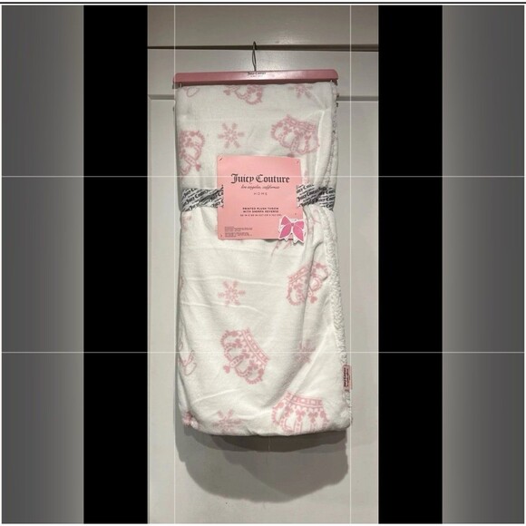 Juicy Couture Christmas throw Blanket - Picture 1 of 4